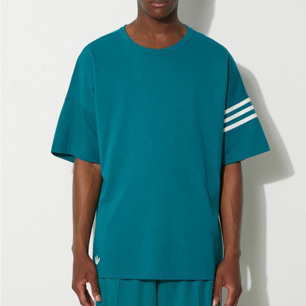 Adidas Men’s Size Large Oversized Boxy Tee
